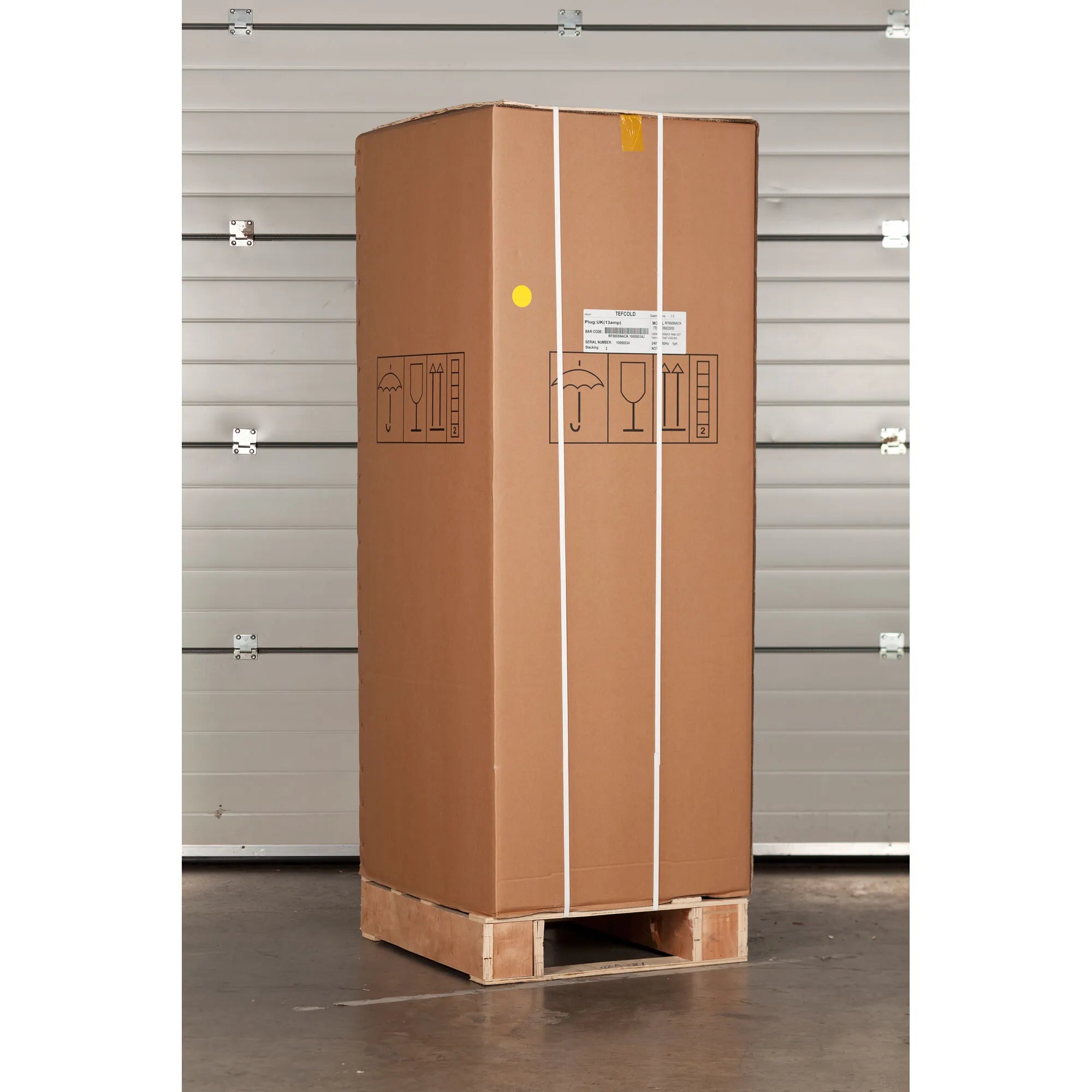 Gastronorm Upright Freezer RF500 – 450L Stainless Steel Commercial Freezer with Hinged Door, Adjustable Shelves & Digital Temperature Control
