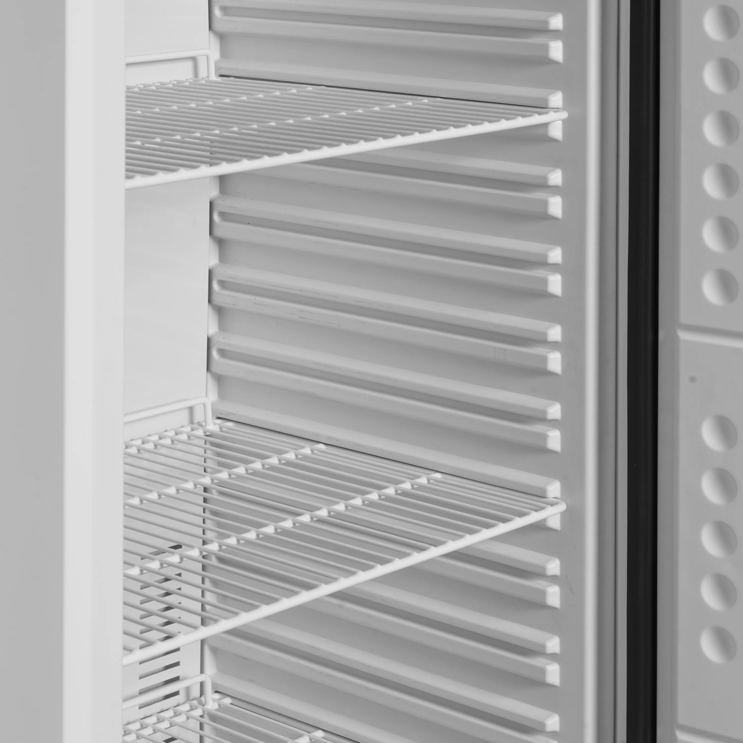 Fan Assisted Upright Freezer UF400V – 400L Ventilated Freezer with Electronic Thermostat, Automatic Defrost, Lock & Adjustable Shelves, White