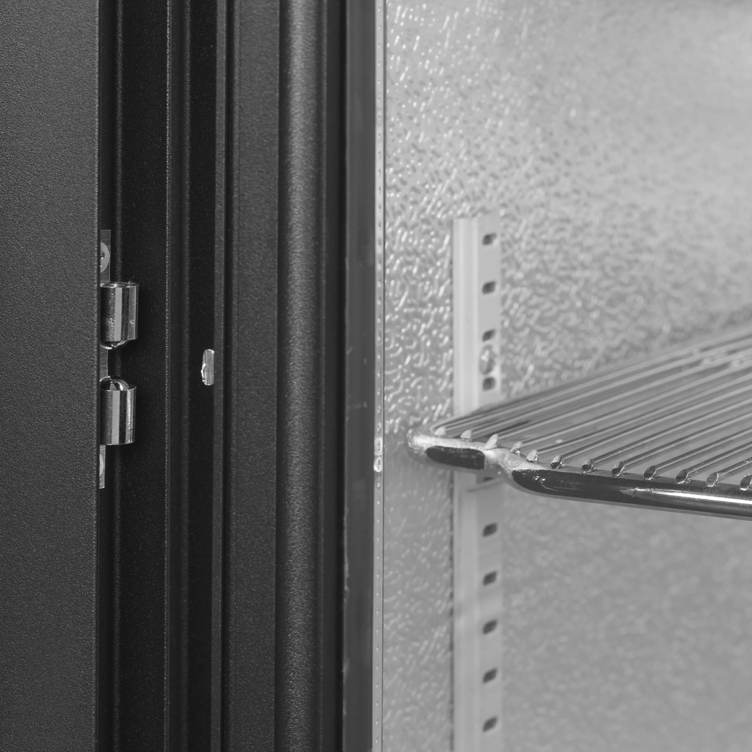 Back Bar Cooler BA31S-3 – Triple Sliding Glass Door Bar Fridge, 311L, Energy Class B, Black Finish