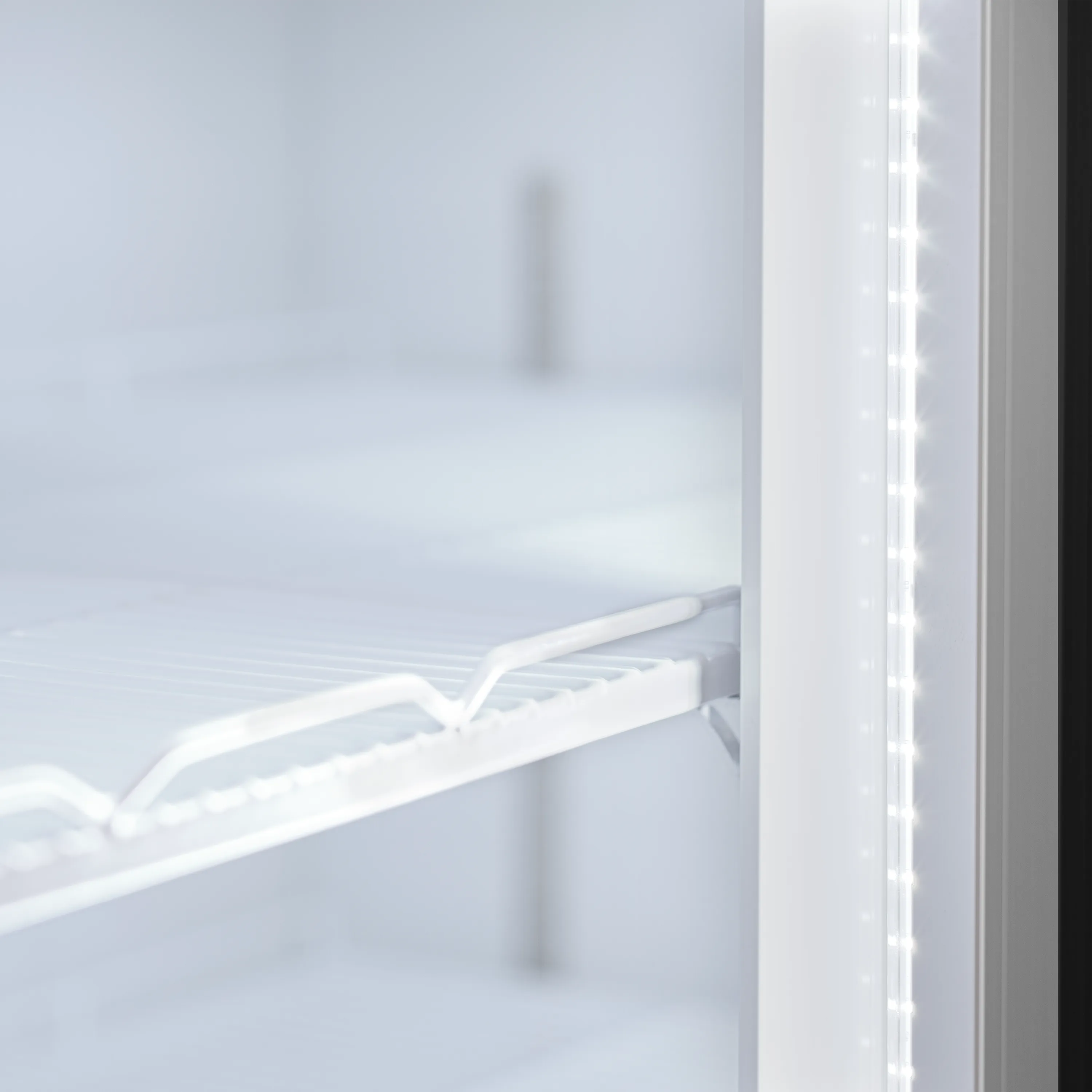 Glass Door Merchandiser Atom Maxi C1DS – Single Door, Ventilated Cooling, LED Interior, Adjustable Shelves, 459L Display Capacity