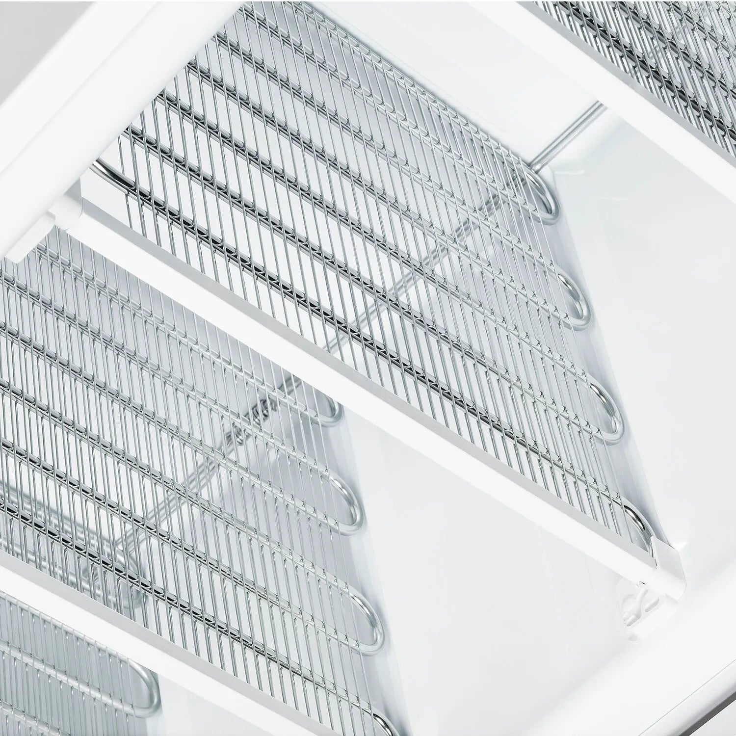 Upright Solid Door Commercial Freezer 300L – Static Cooling, 6 Fixed Shelves, Manual Defrost, White – UFFS371SD