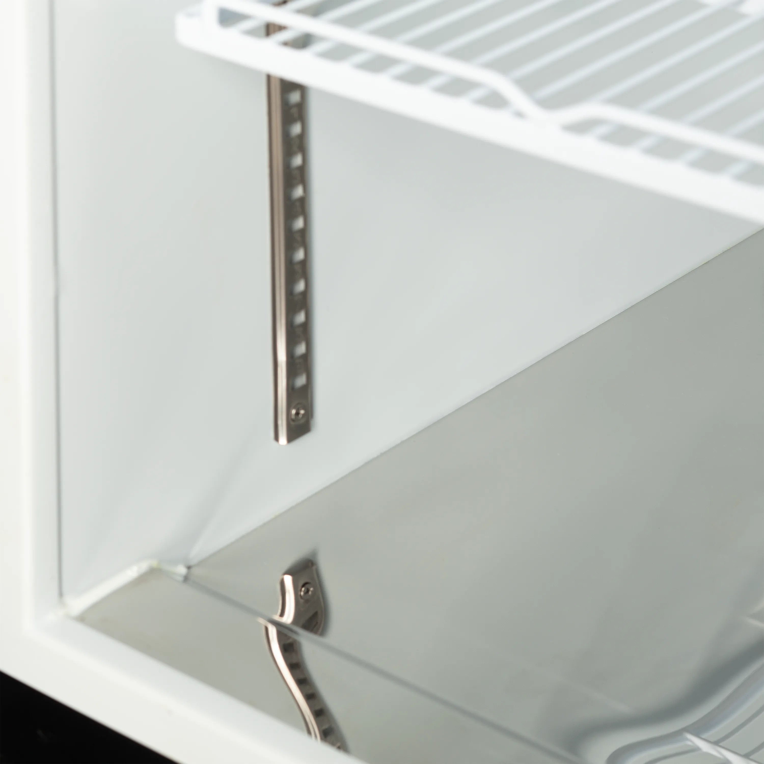 Atom Maxi C3DS Triple Glass Door Merchandiser Display Fridge – 1880mm Wide, Ventilated Cooling, LED Interior, Silver Finish