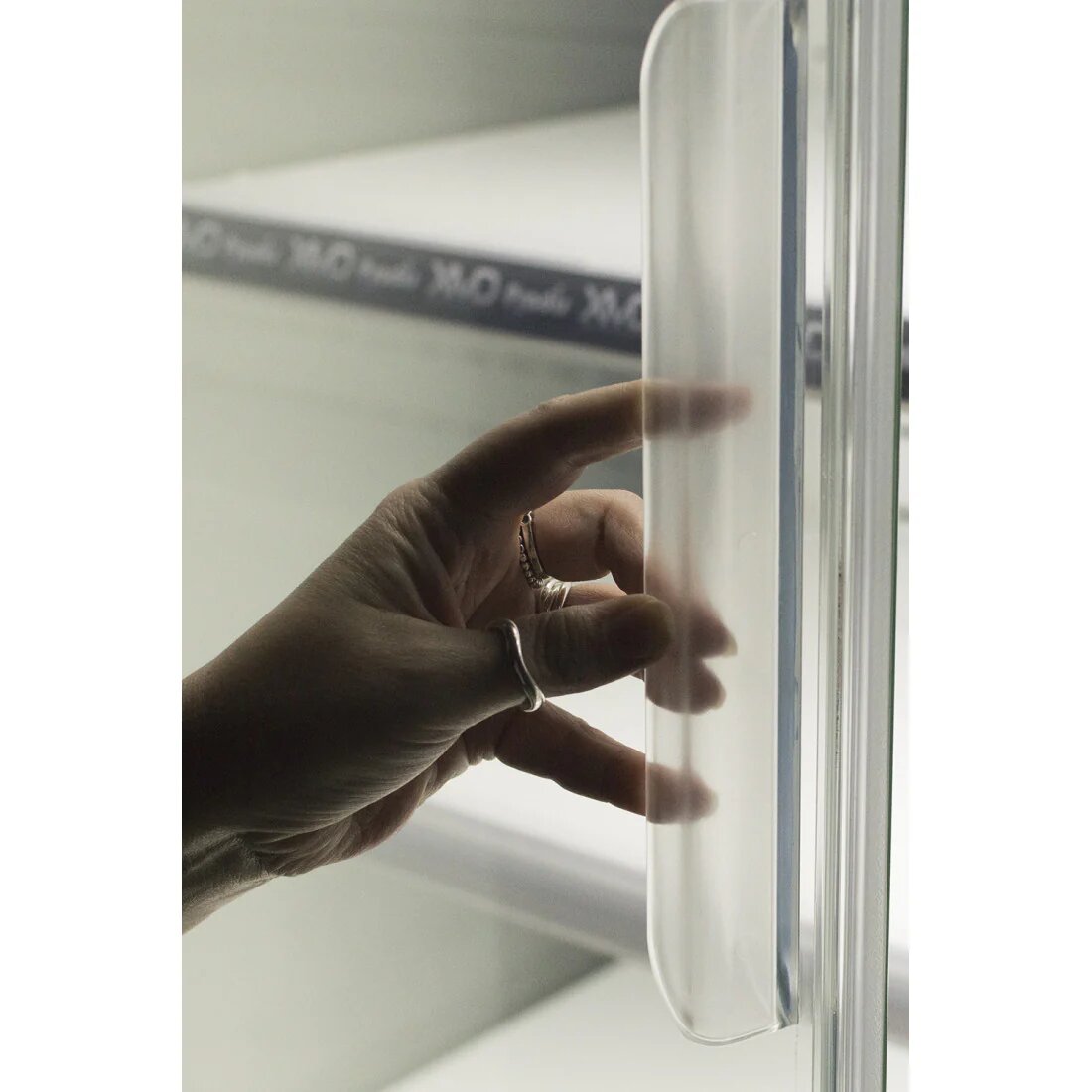 Prodis Panoramic Frameless Glass Door Multideck White 1147L – XMD1875-P-FGD-W